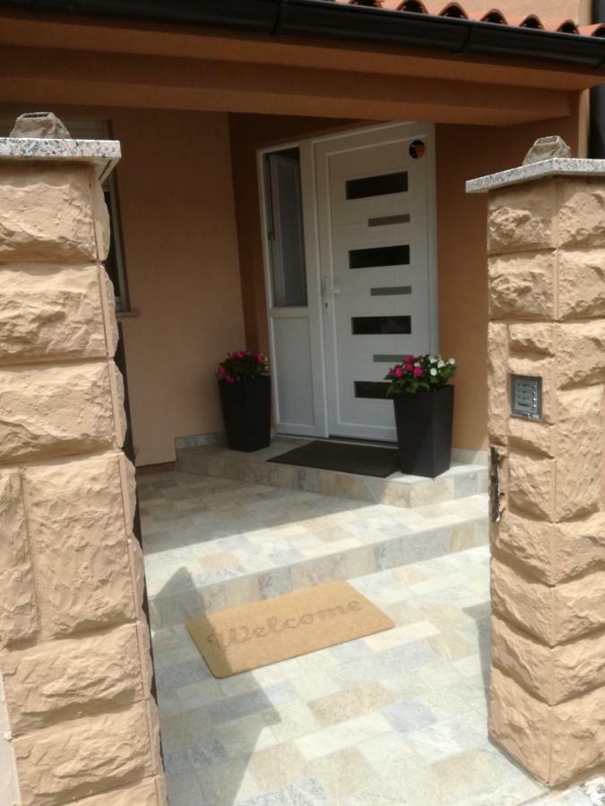 Apartment Mit- Mir Fondole ภายนอก รูปภาพ