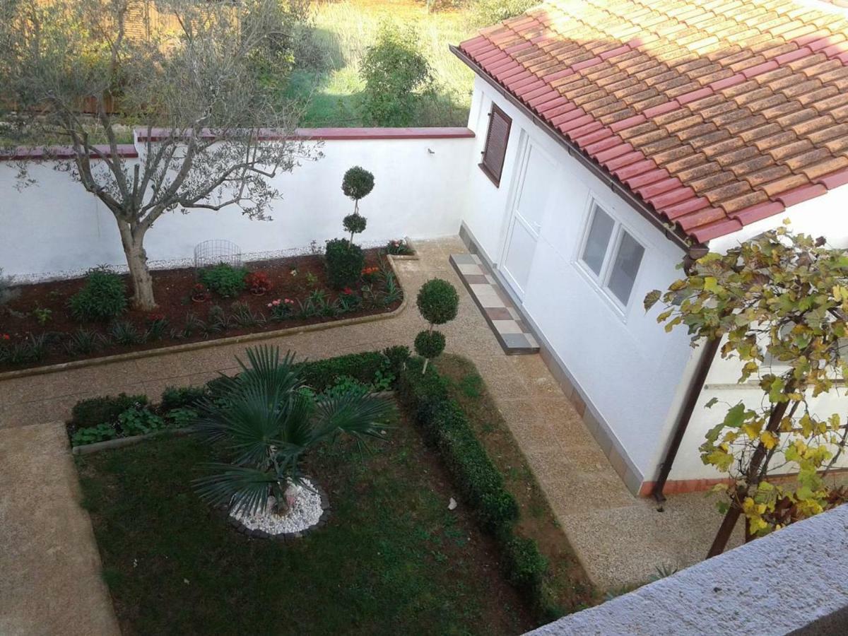 Apartment Mit- Mir Fondole ภายนอก รูปภาพ