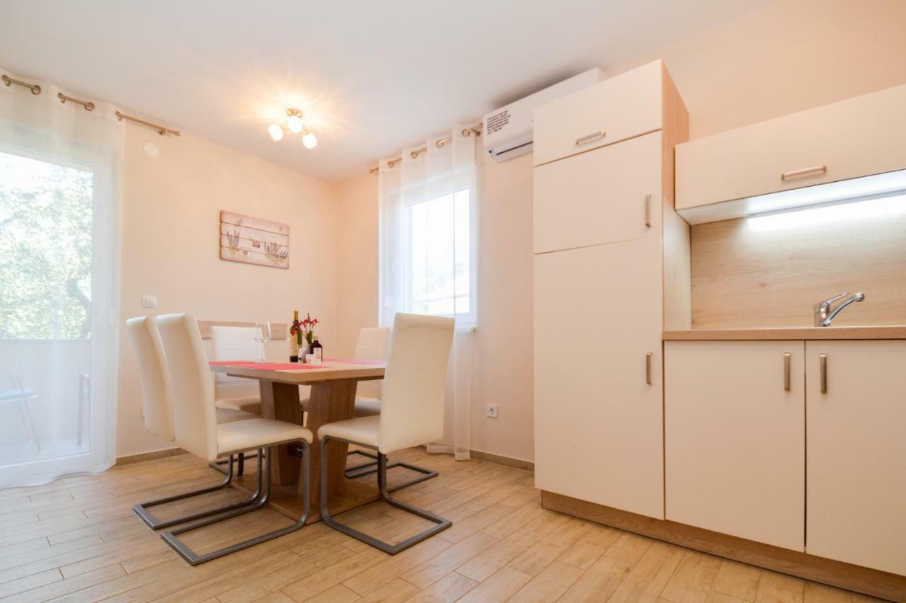 Apartment Mit- Mir Fondole ภายนอก รูปภาพ