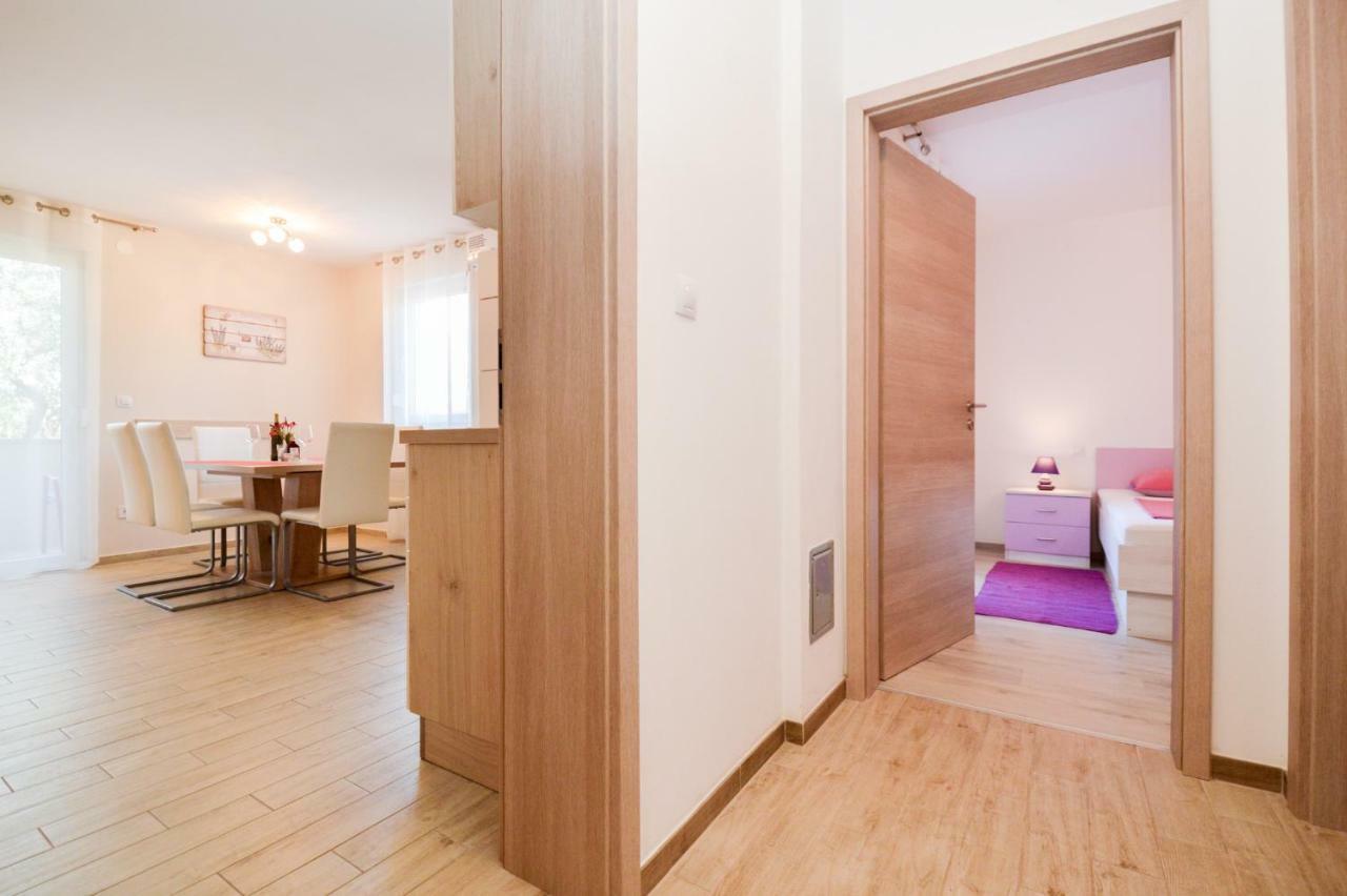 Apartment Mit- Mir Fondole ภายนอก รูปภาพ