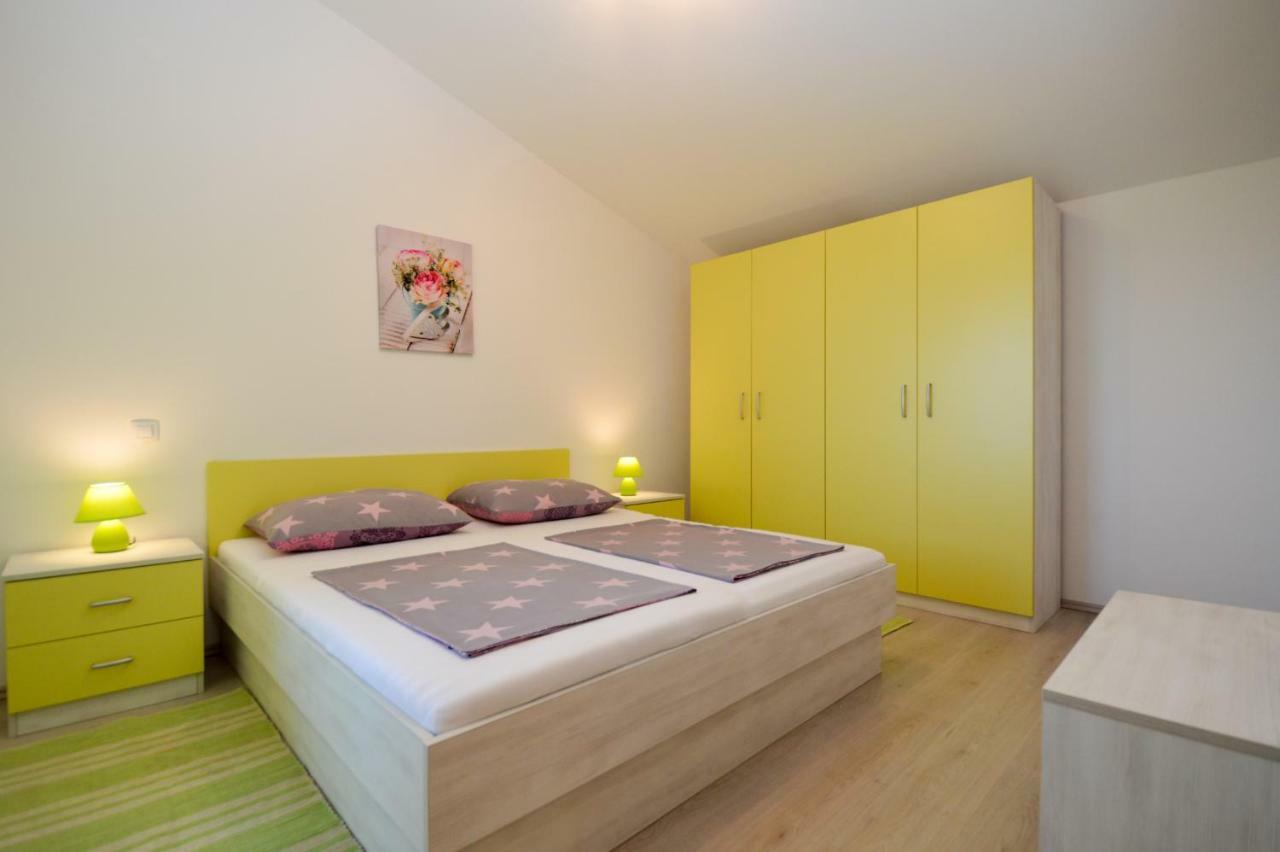 Apartment Mit- Mir Fondole ภายนอก รูปภาพ