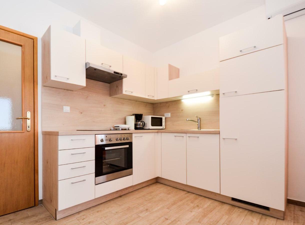 Apartment Mit- Mir Fondole ภายนอก รูปภาพ
