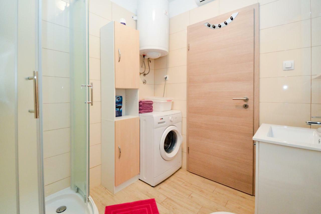 Apartment Mit- Mir Fondole ภายนอก รูปภาพ