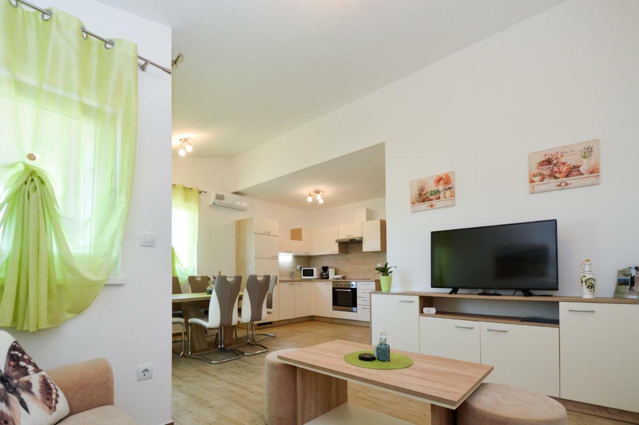 Apartment Mit- Mir Fondole ภายนอก รูปภาพ