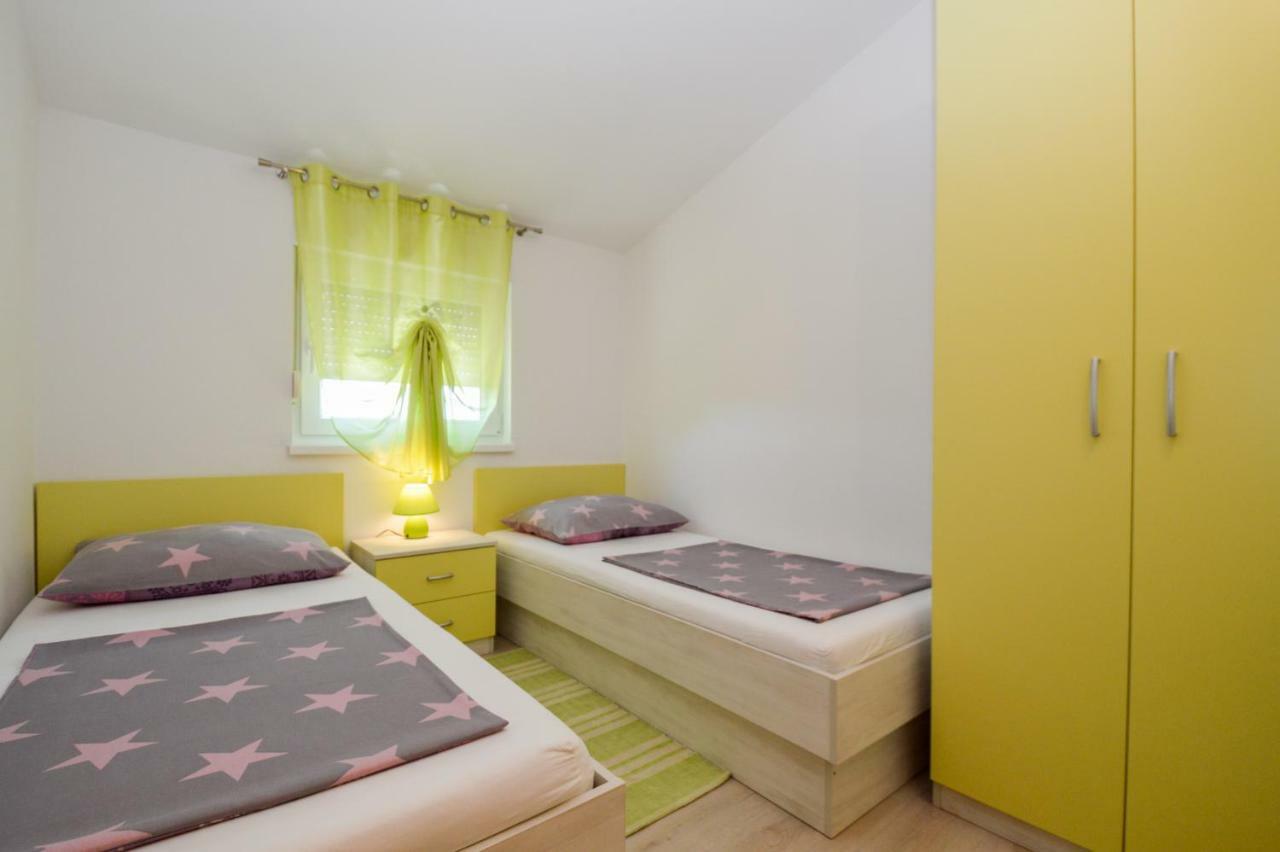 Apartment Mit- Mir Fondole ภายนอก รูปภาพ